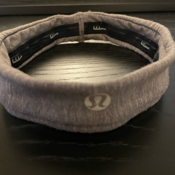 ✨Lululemon Headband Heather Grey - Picture 2 of 4